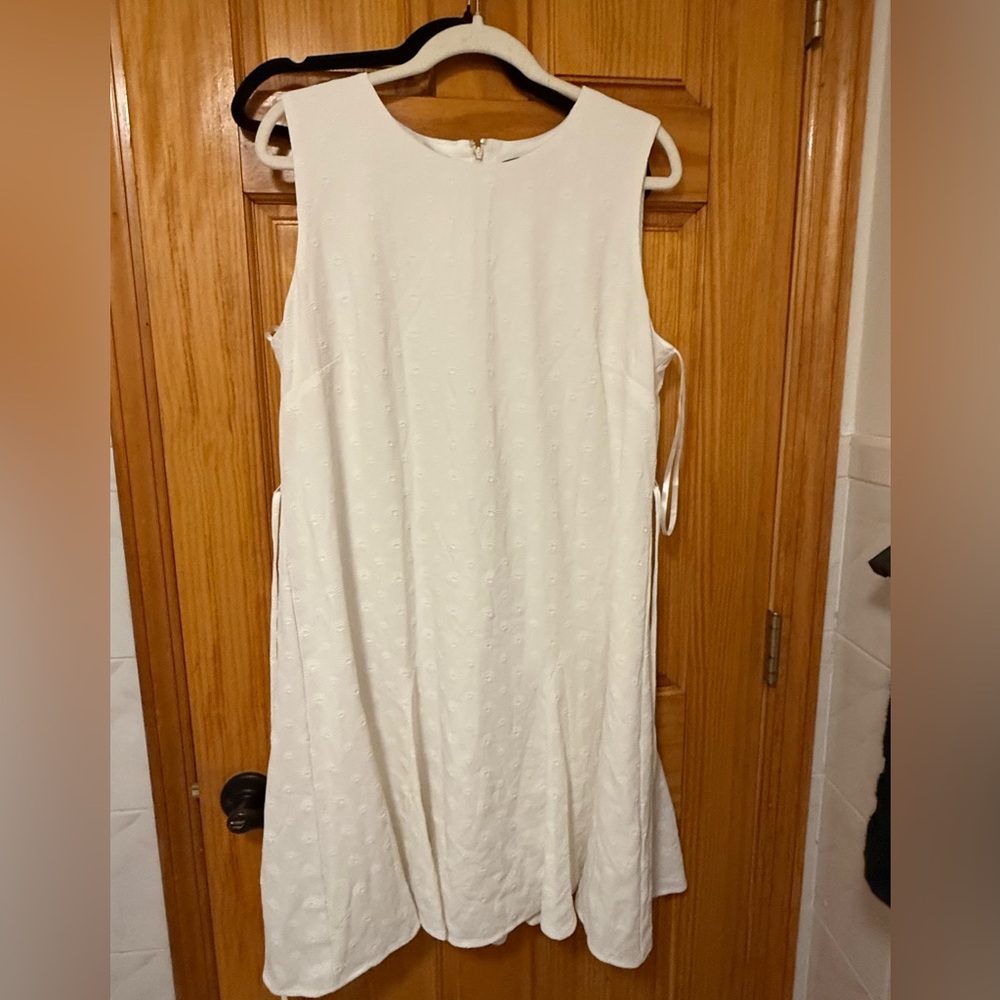 Tommy Hilfiger White Shift Dress Sleeveless Size 14 Graduation Summer Dress